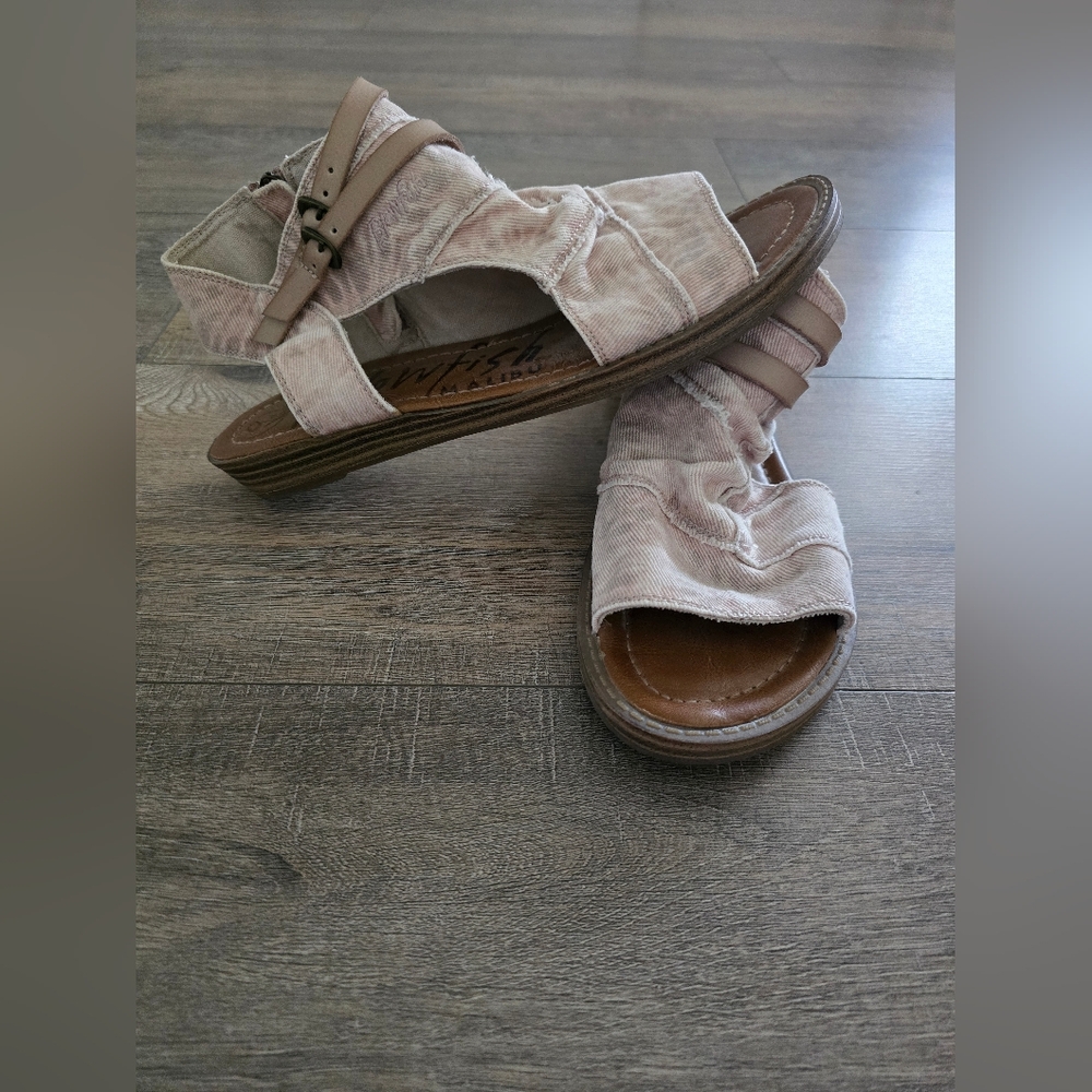 Women's Light Pink Sandals